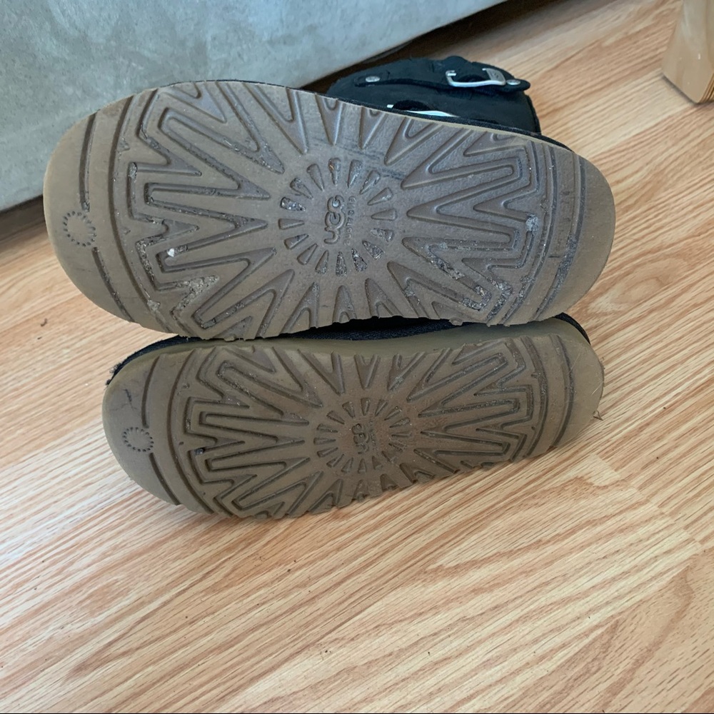 Ugg | Kensington Shearling Boots | Girls 13 - Picture 7 of 10